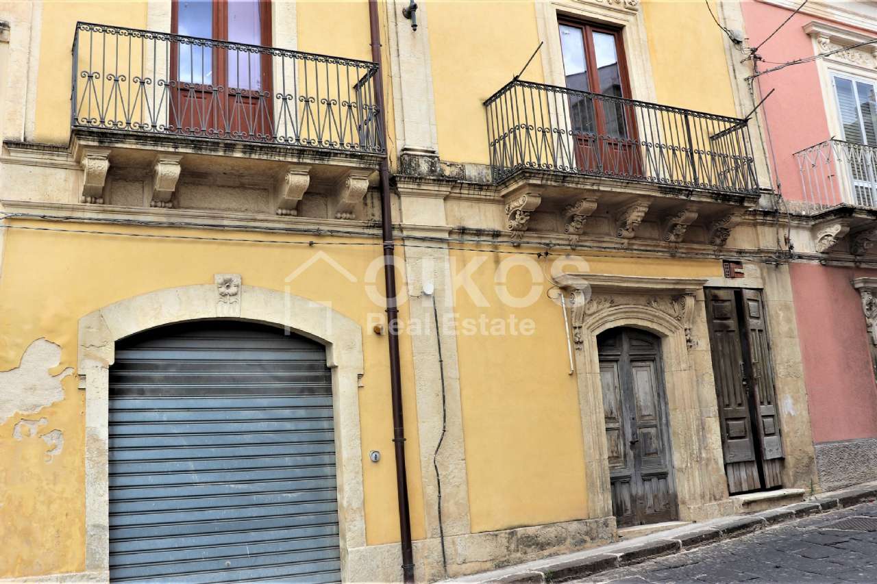 Casa indipendente in vendita a Palazzolo Acreide, Centro Storico