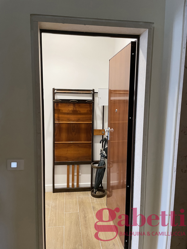 Attico arredato in affitto a Roma