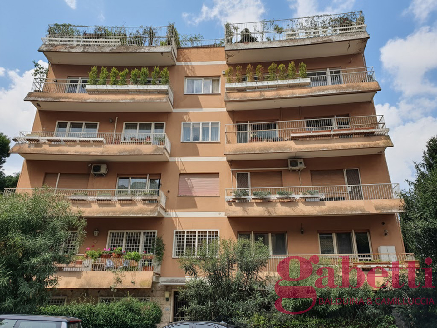 Attico arredato in affitto a Roma