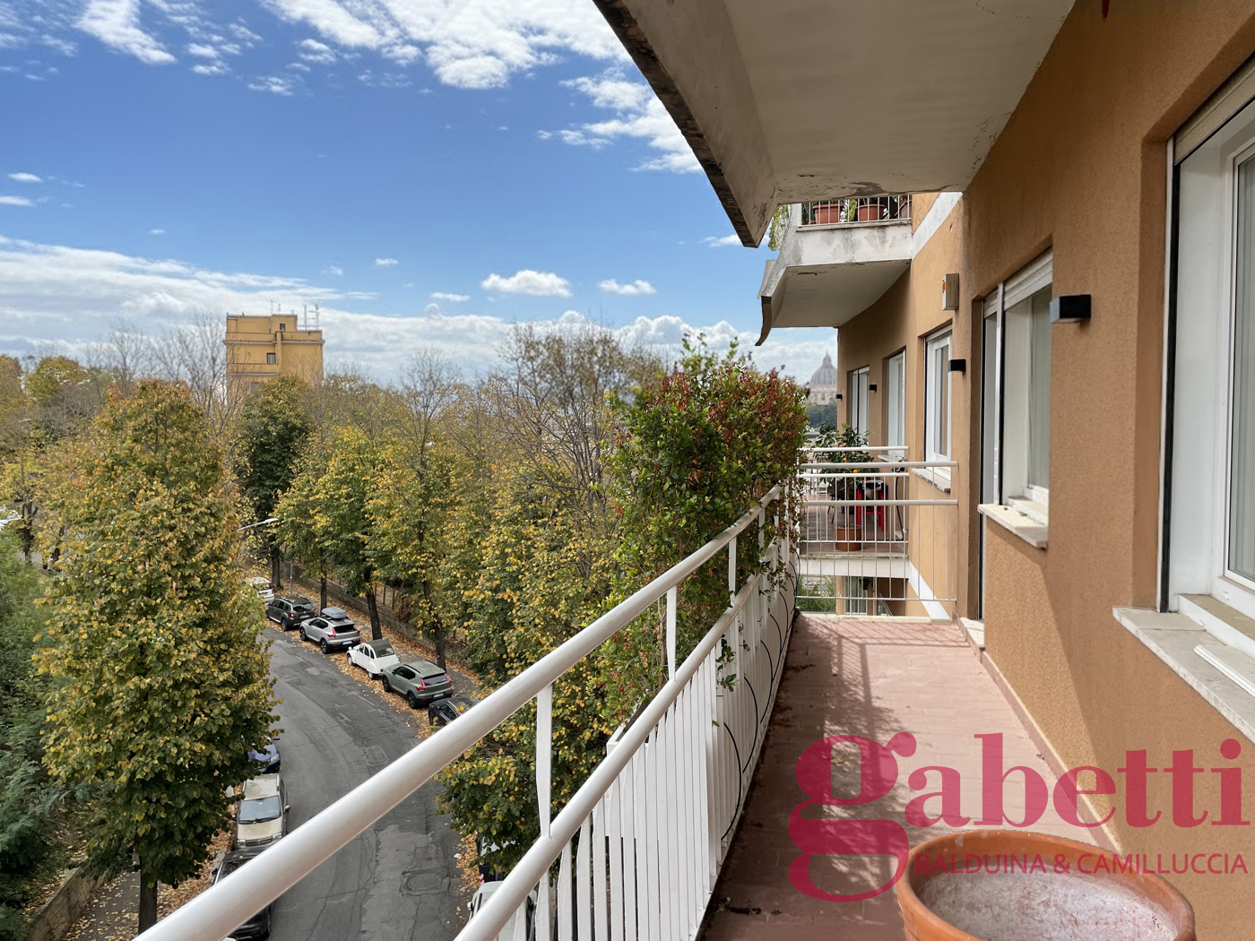 Attico arredato in affitto a Roma