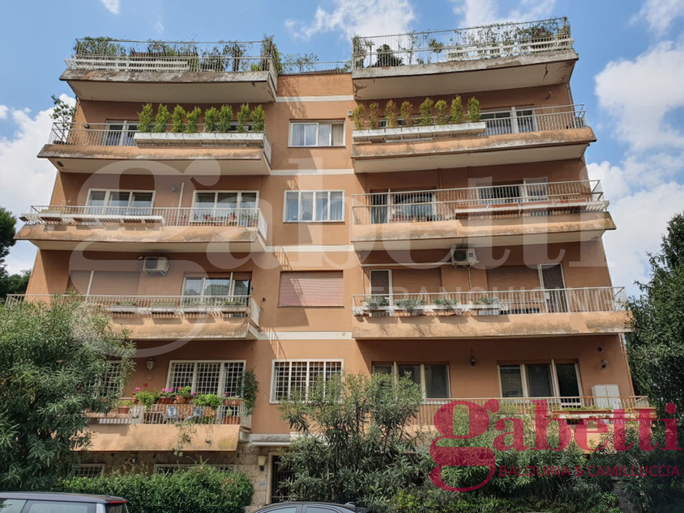 Attico arredato in affitto a Roma