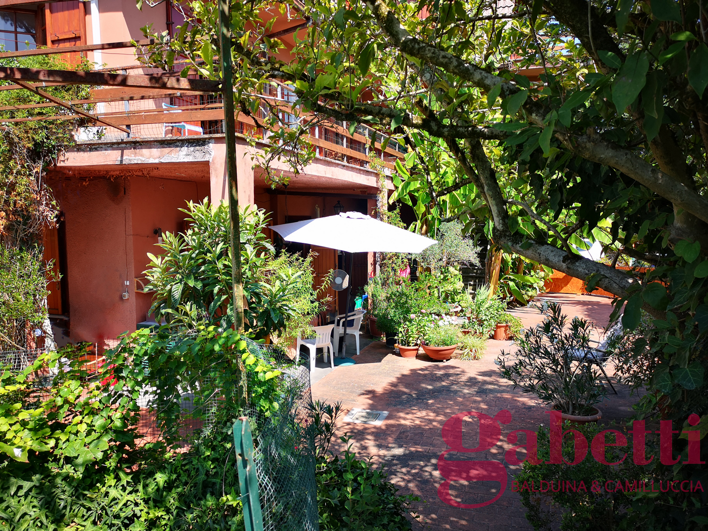 Villa Bifamiliare con giardino a Formello