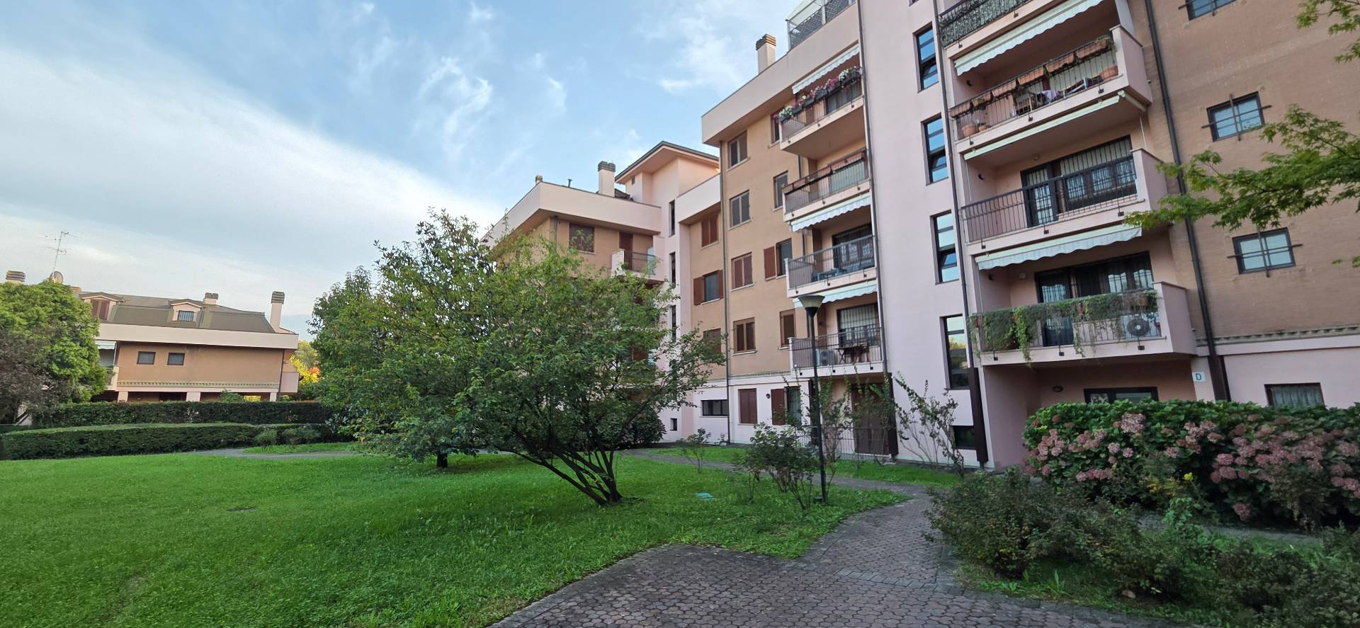 Appartamento in affitto a Rozzano