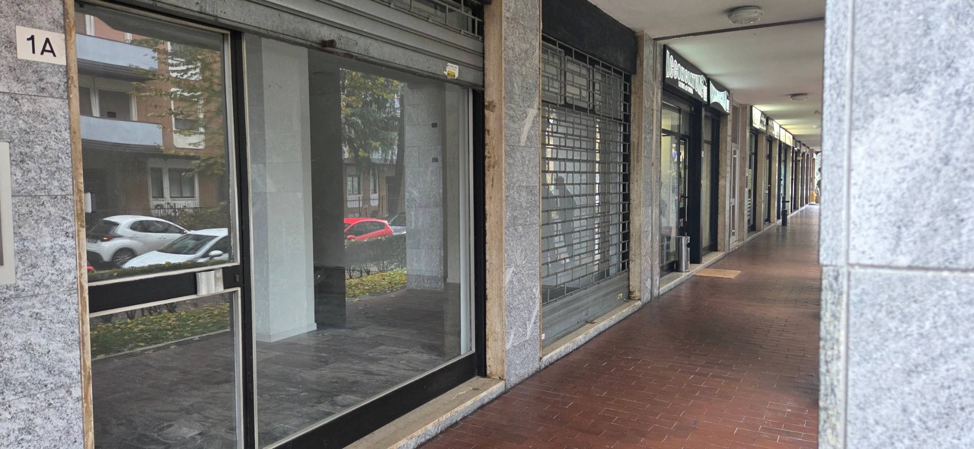 Locale commerciale in affitto a Opera