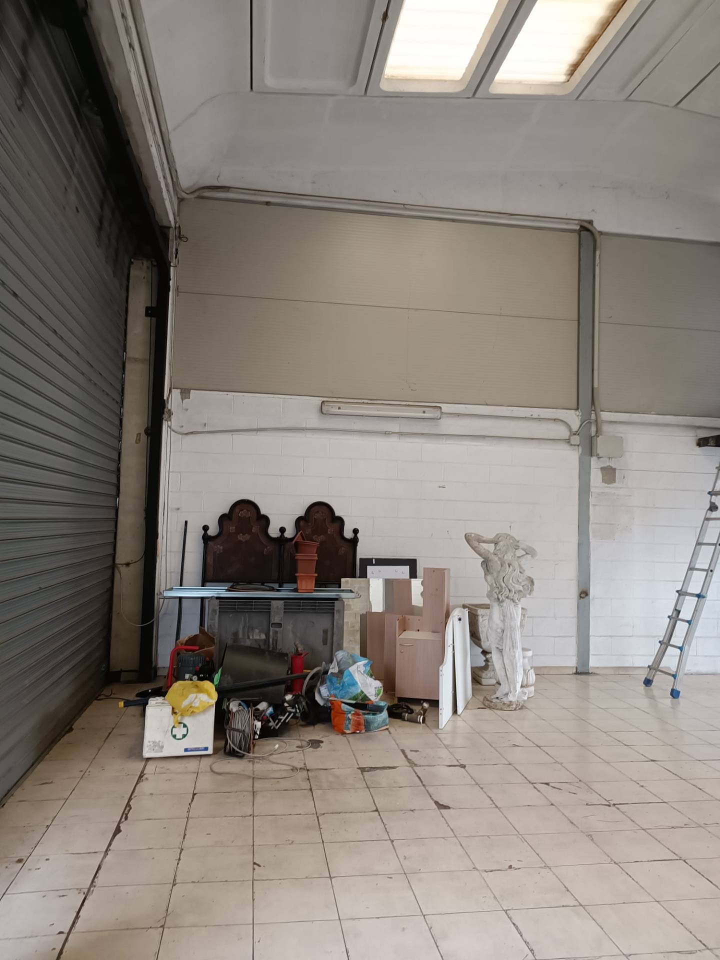 Capannone in vendita a Pieve Emanuele