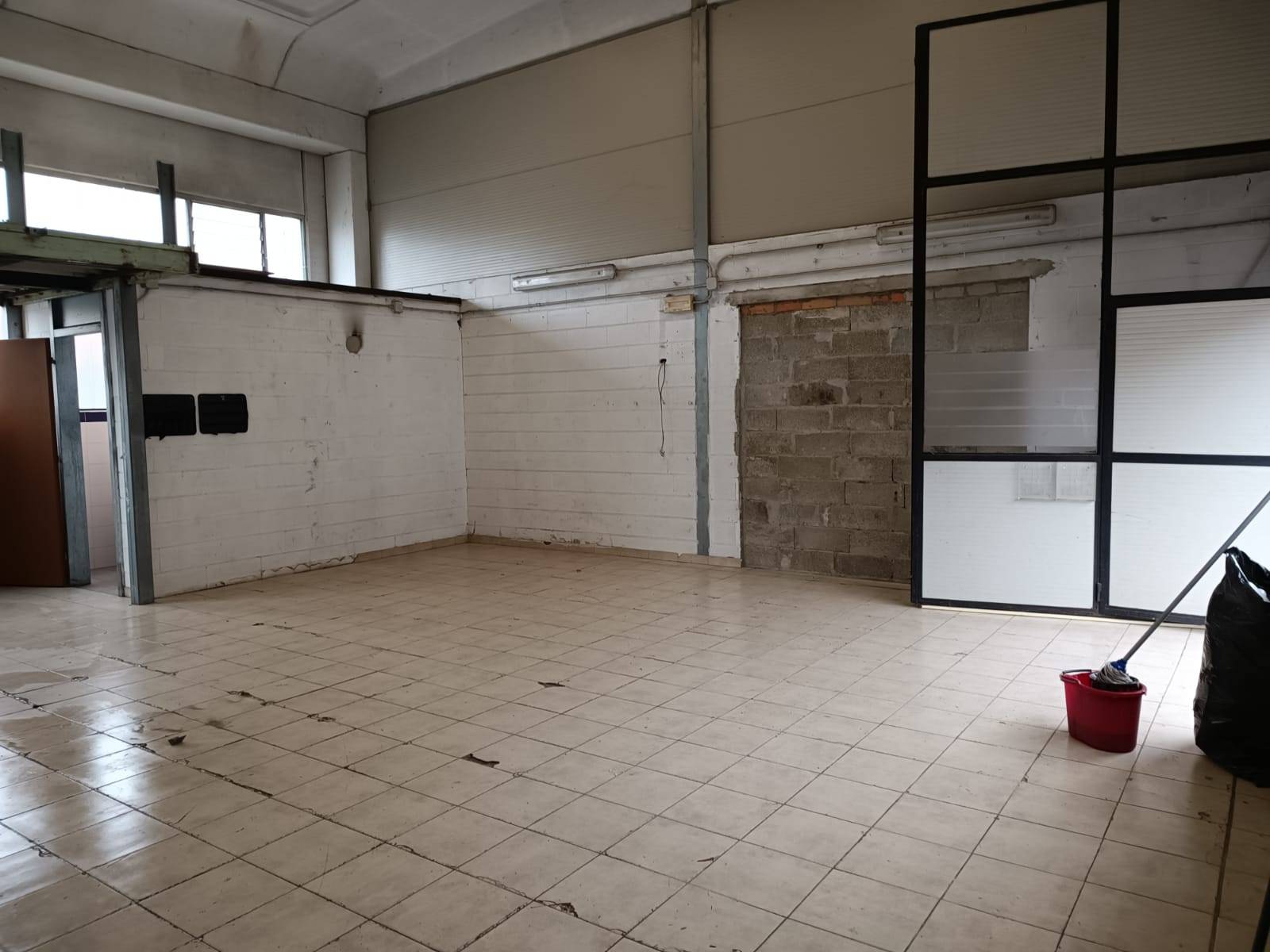 Capannone in vendita a Pieve Emanuele