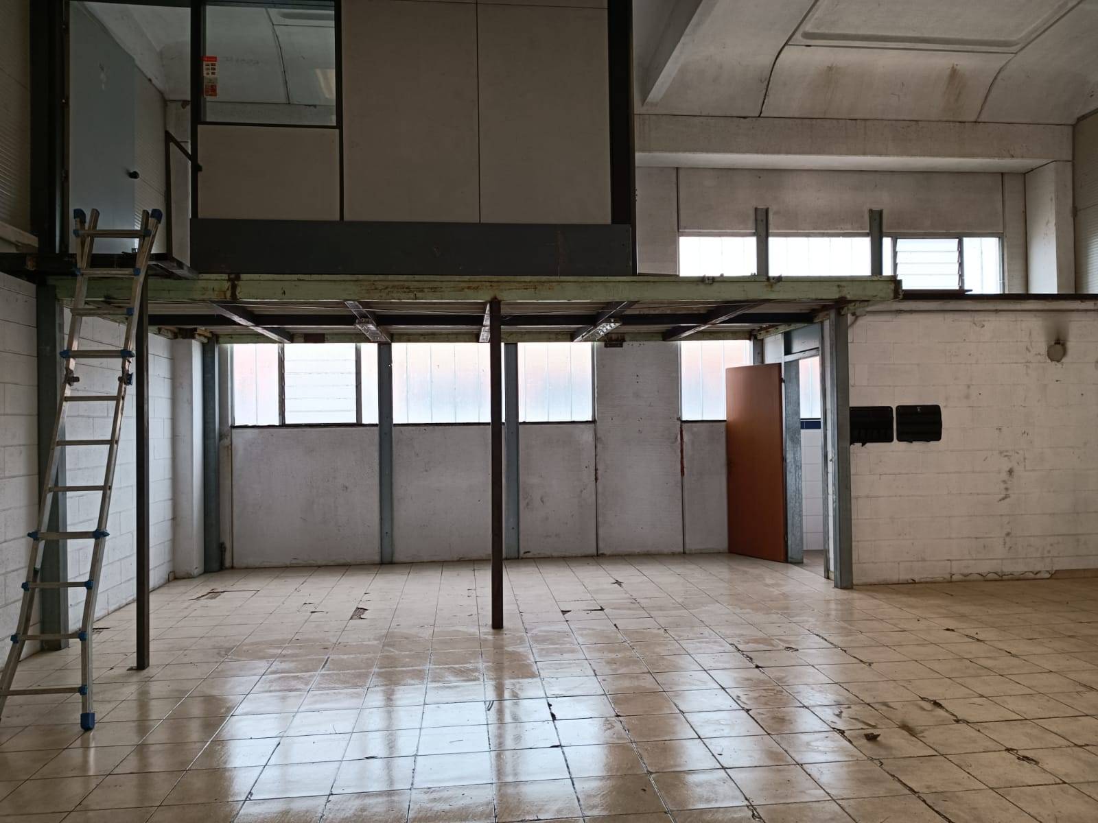 Capannone in vendita a Pieve Emanuele