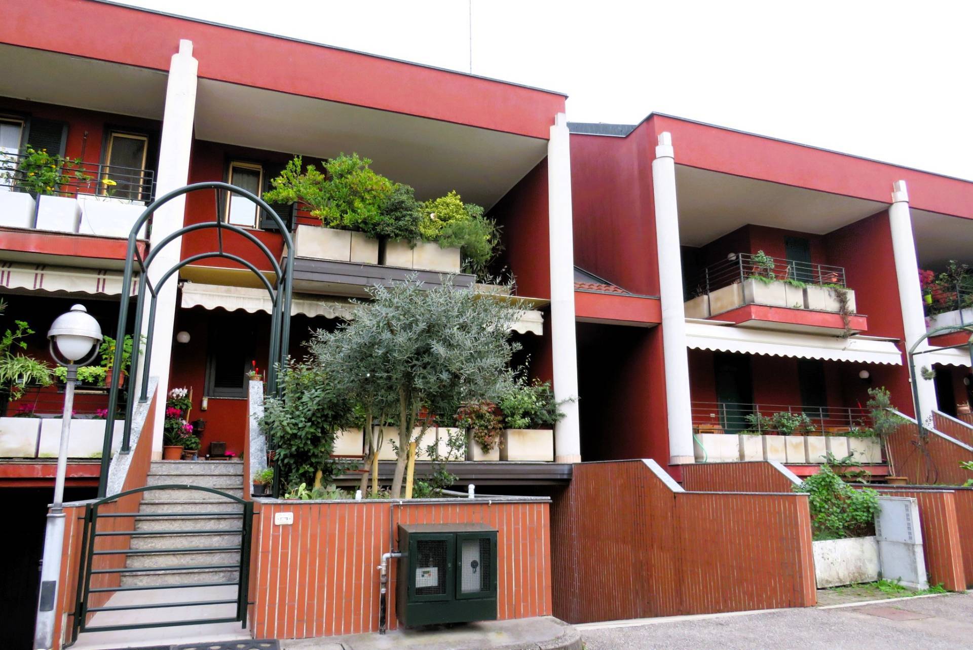 Villette a schiera in vendita a Opera