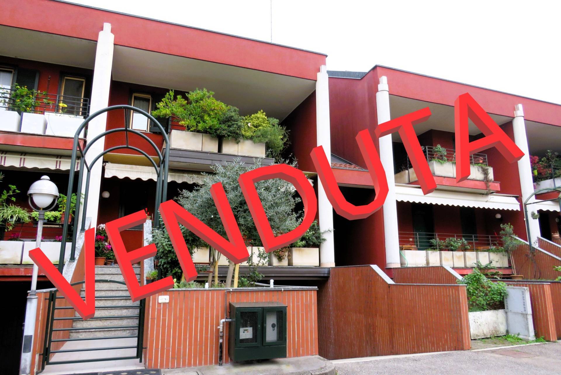 Villette a schiera in vendita a Opera