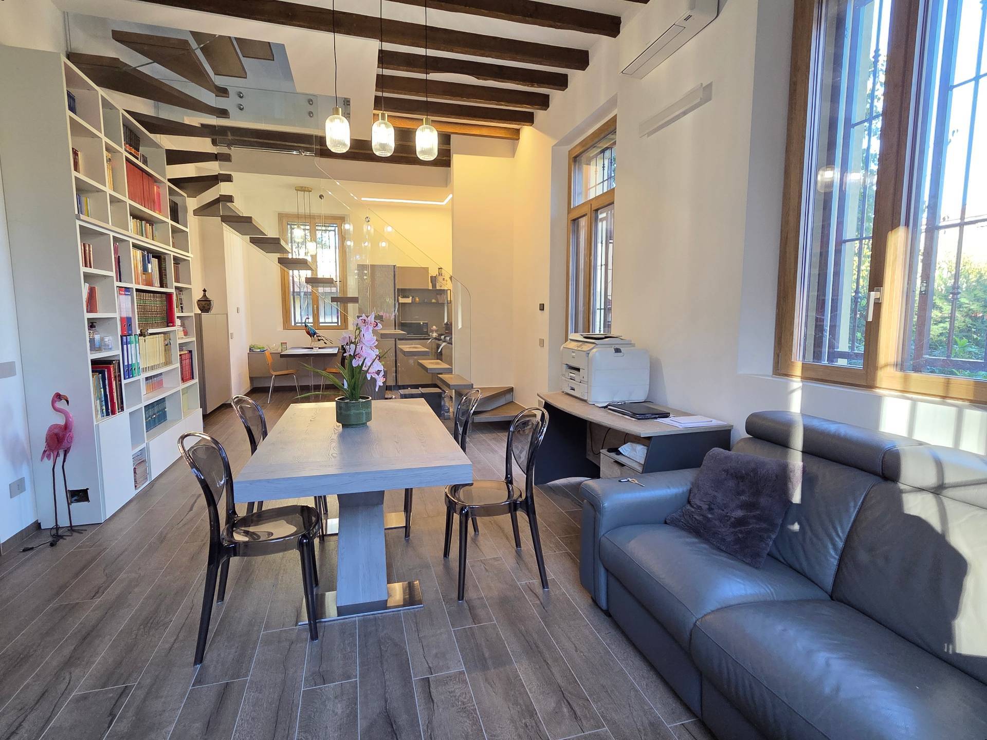 Casa semindipendente in vendita a Opera