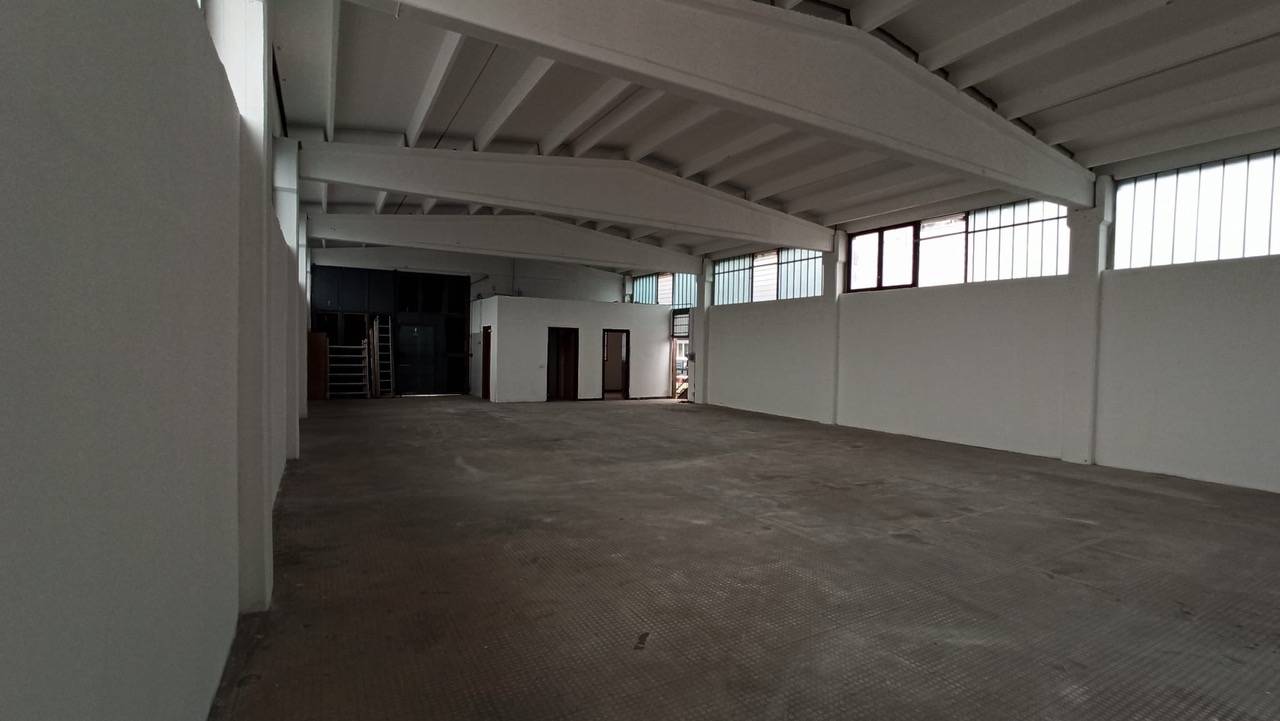 Capannone in affitto a Opera