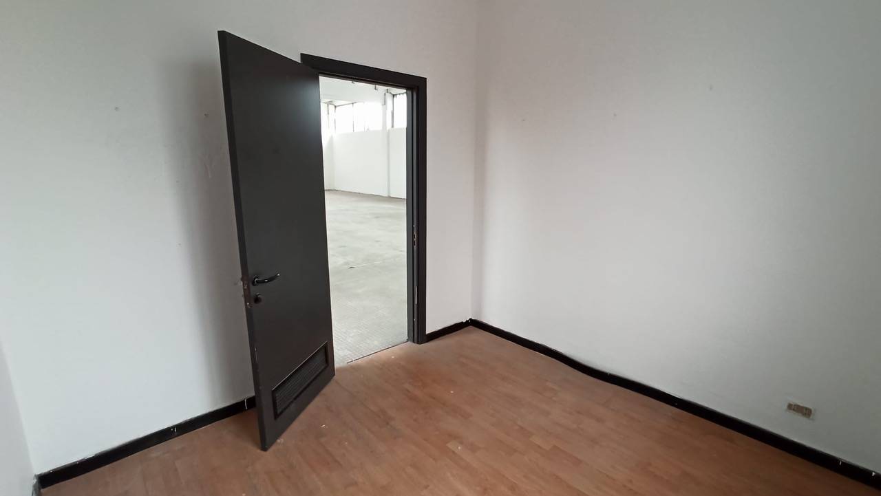 Capannone in affitto a Opera