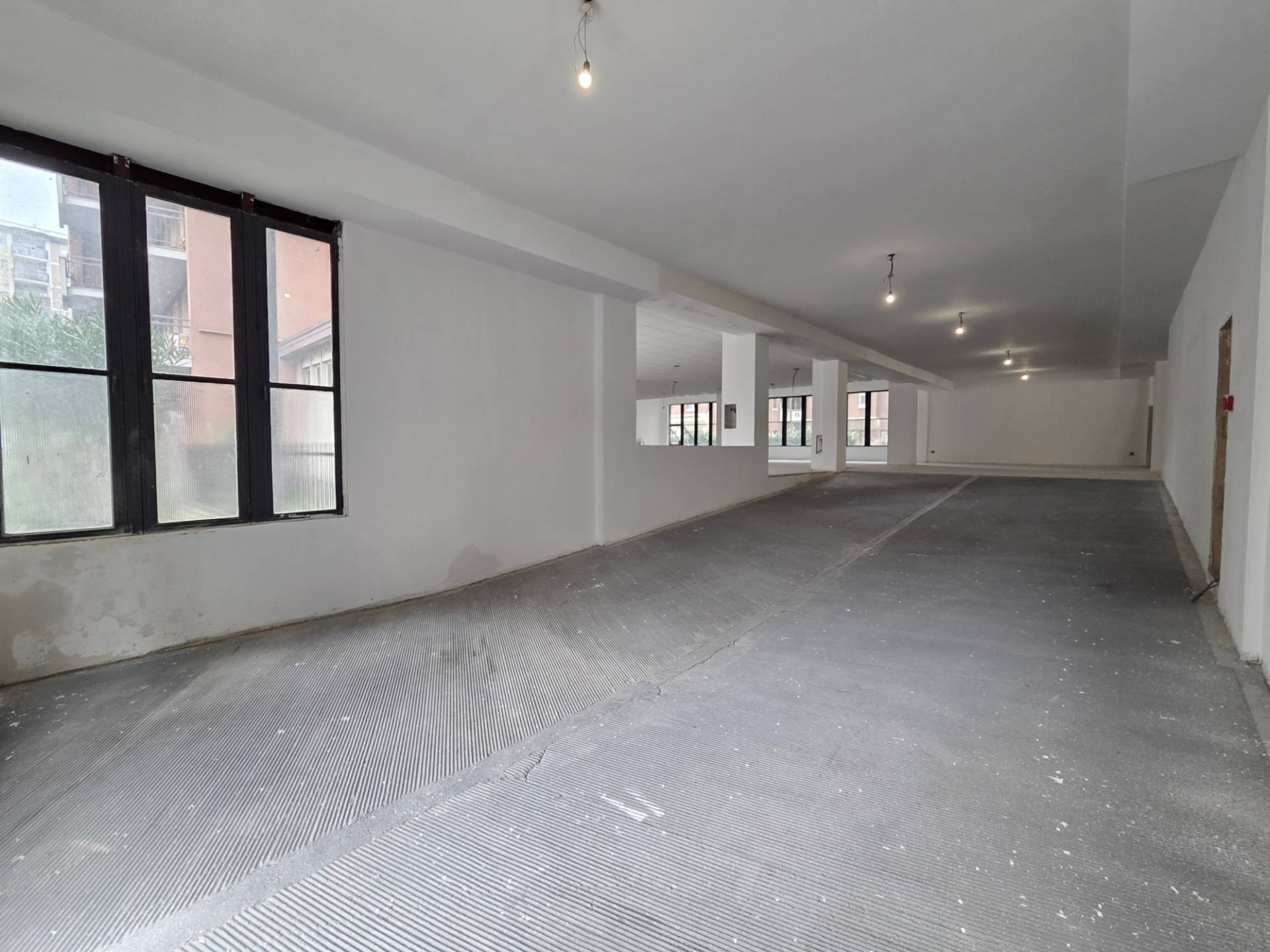 Locale commerciale in affitto a San Giuliano Milanese, San Giuliano