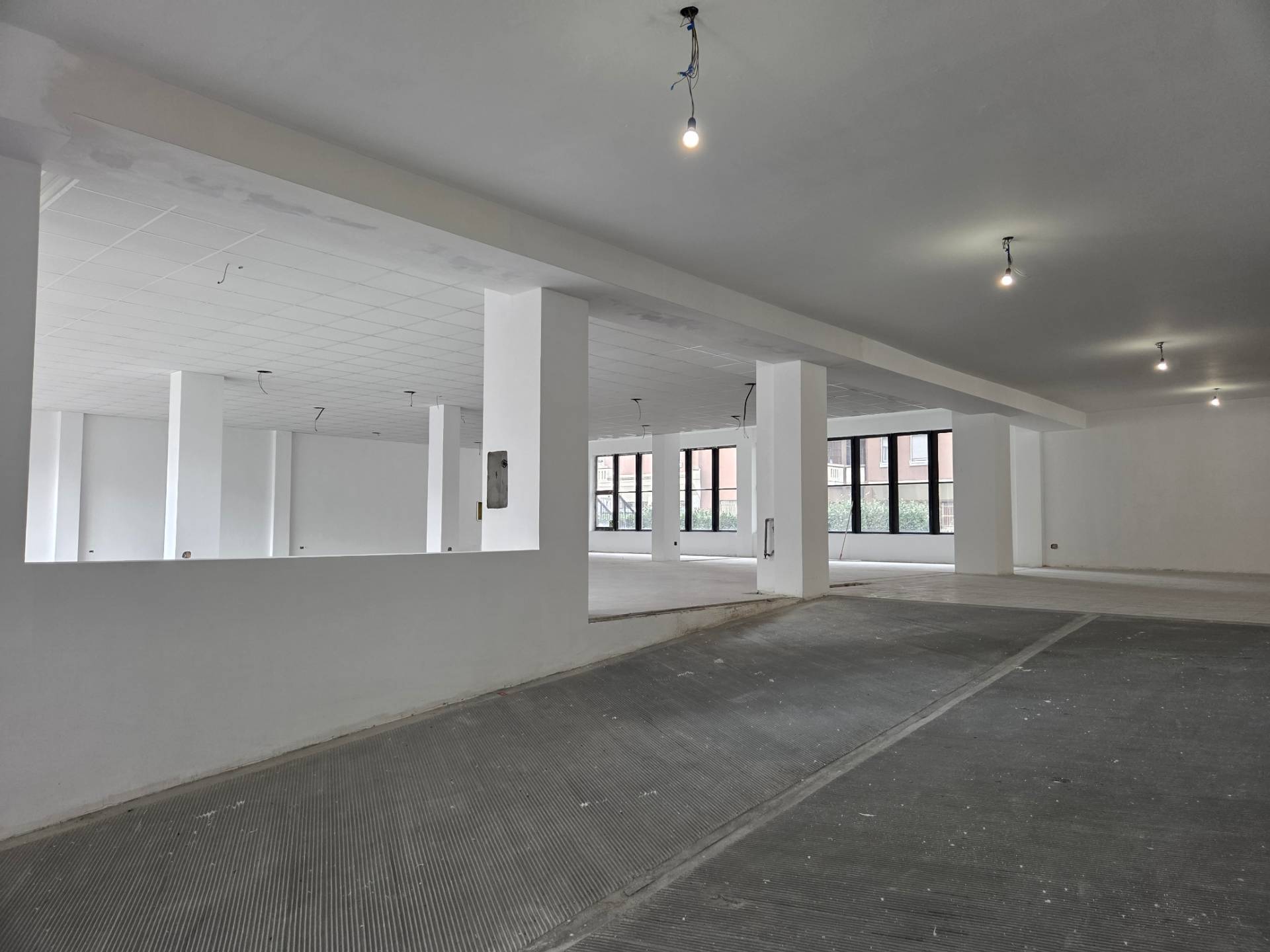 Locale commerciale in affitto a San Giuliano Milanese, San Giuliano