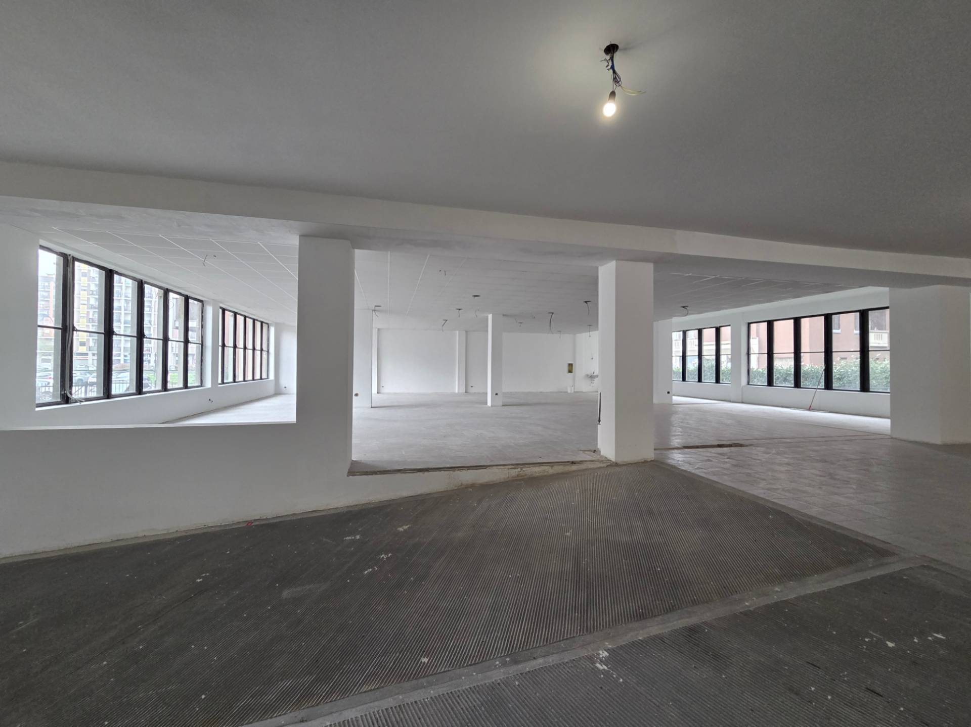 Locale commerciale in affitto a San Giuliano Milanese, San Giuliano