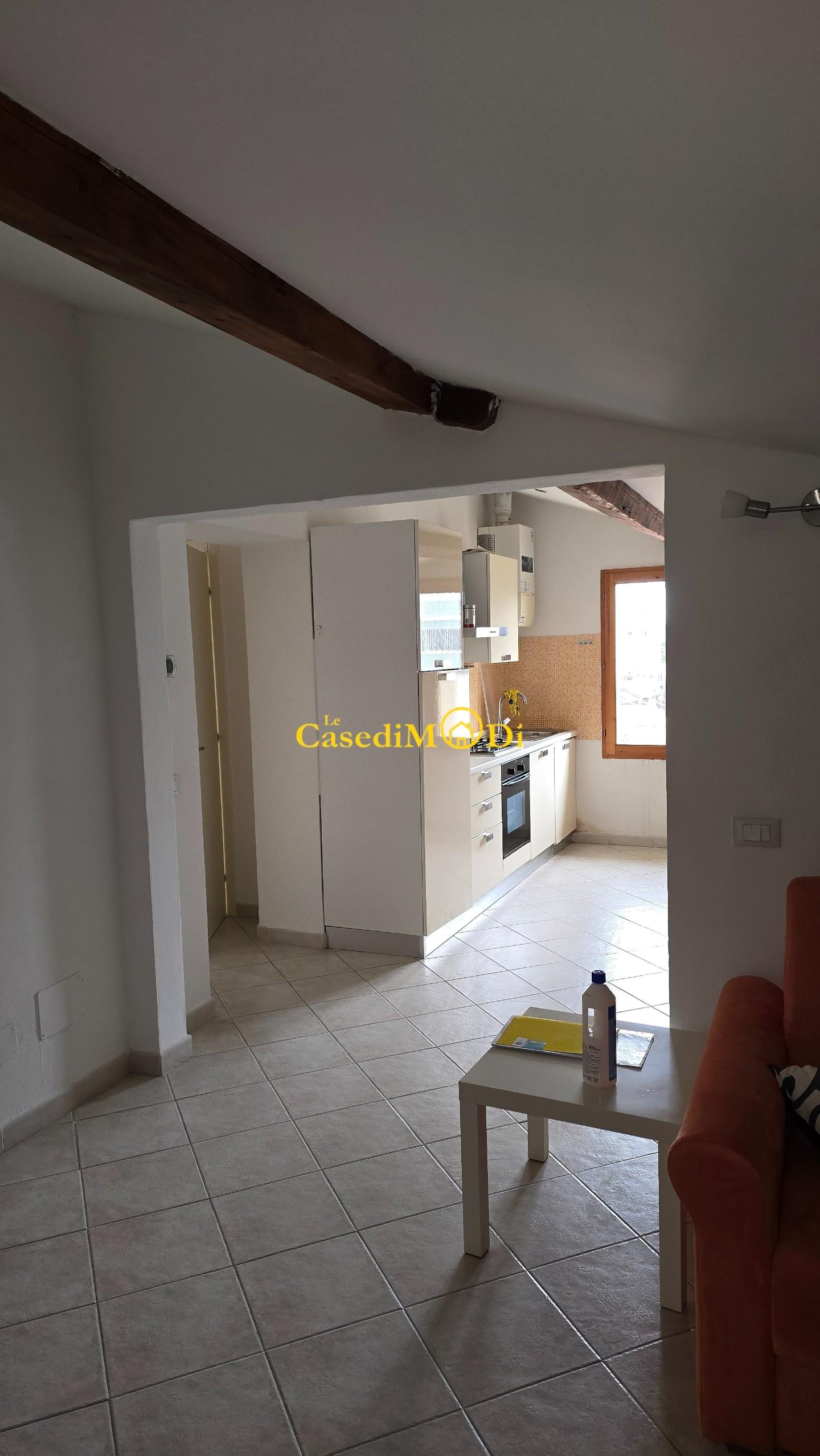 Trilocale arredato in affitto a Livorno