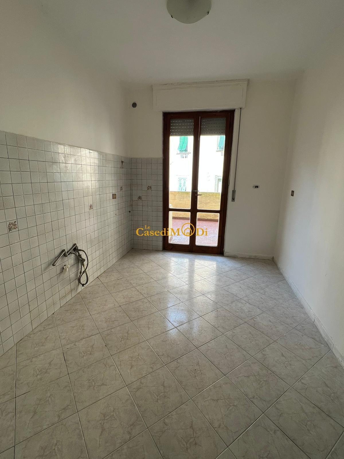 Appartamento con terrazzo, Livorno zona mercato