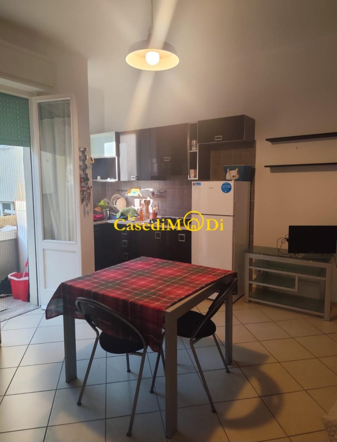 Bilocale arredato in affitto, Livorno centro