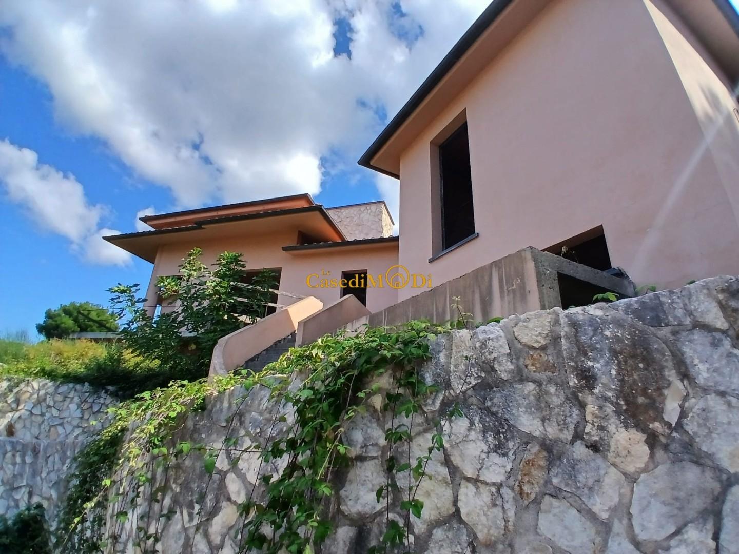 Villa con giardino, Livorno antignano