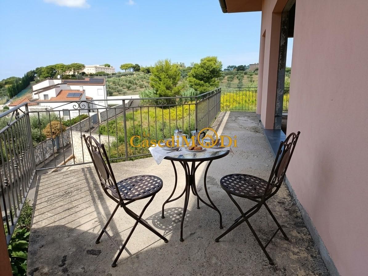 Villa con giardino, Livorno antignano