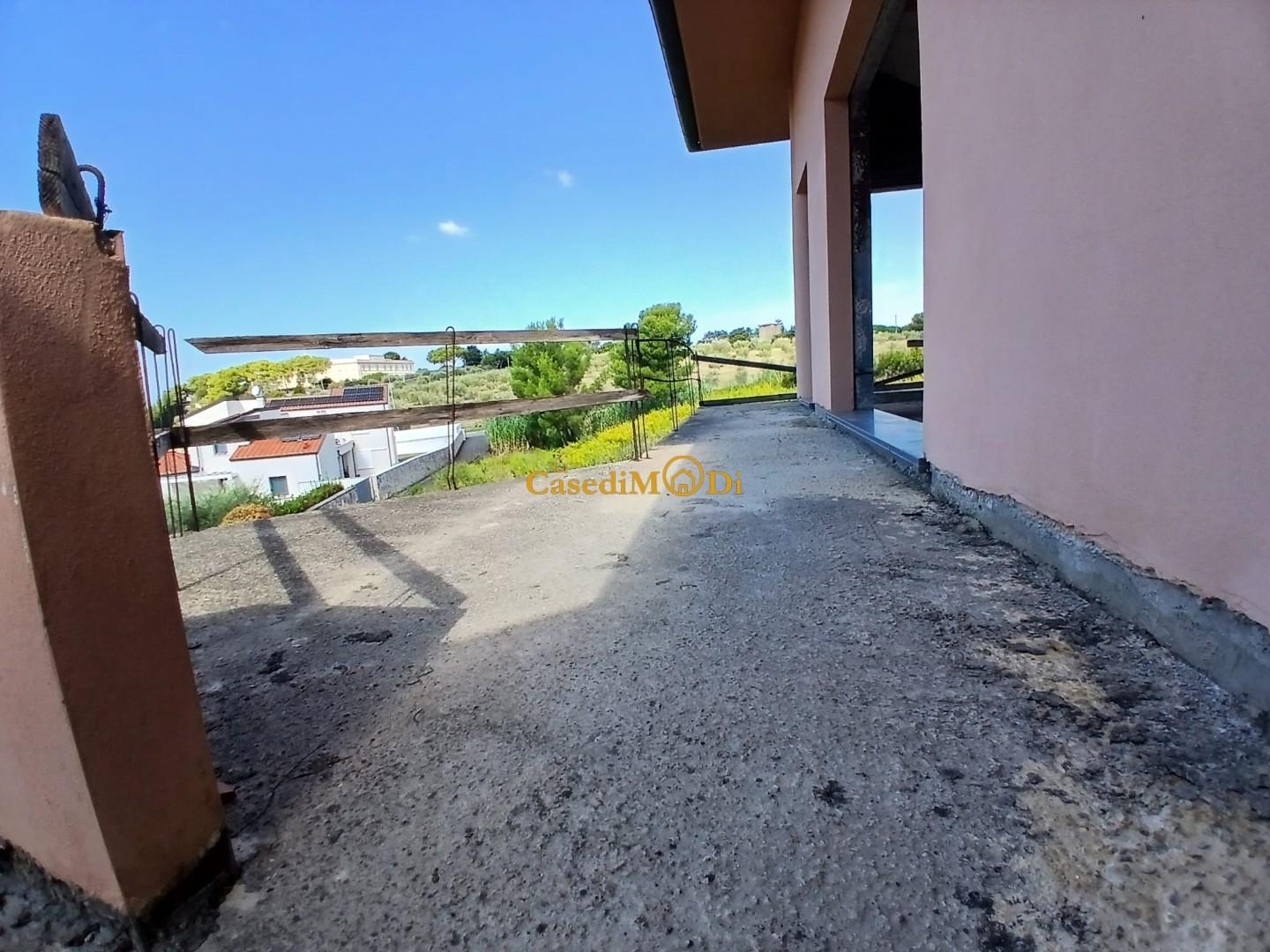 Villa con giardino, Livorno antignano