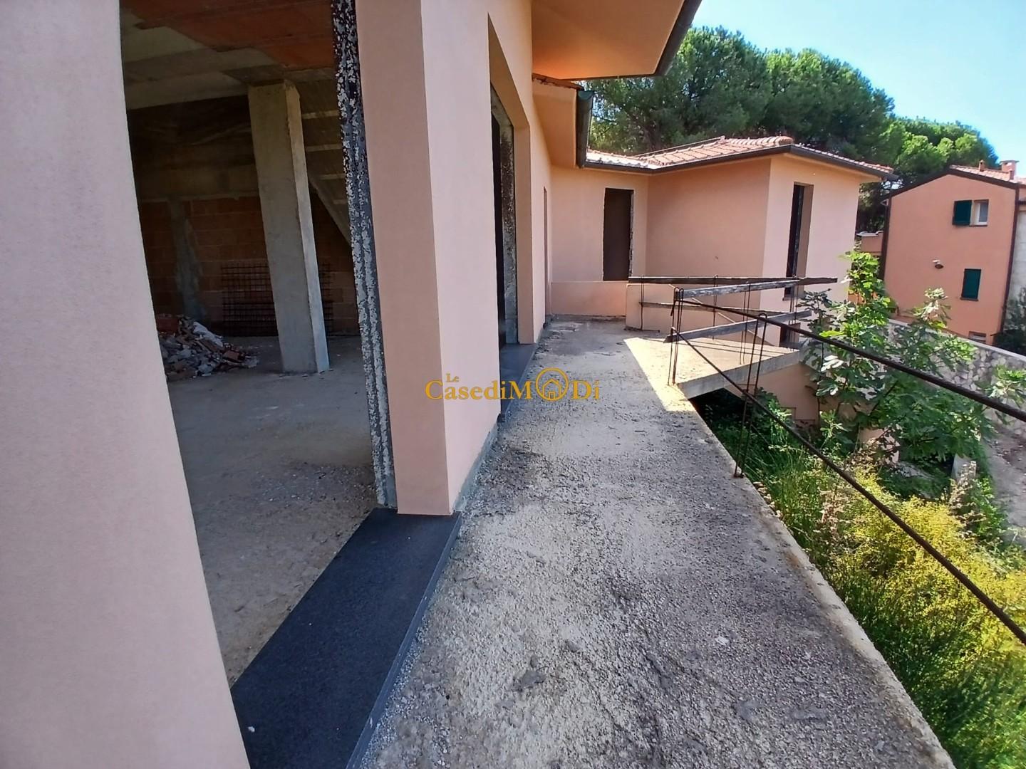 Villa con giardino, Livorno antignano
