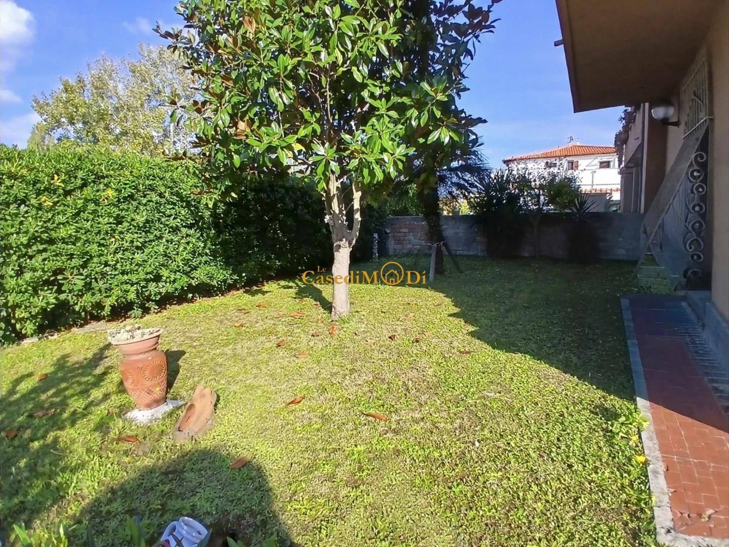 Villa Bifamiliare con giardino, Livorno picchianti