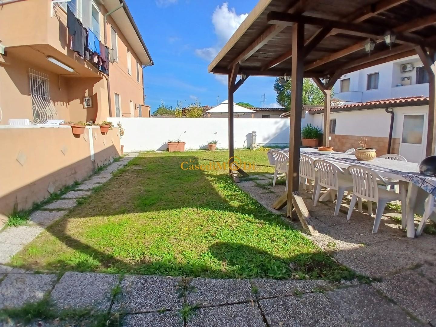Villa Bifamiliare con giardino, Livorno picchianti