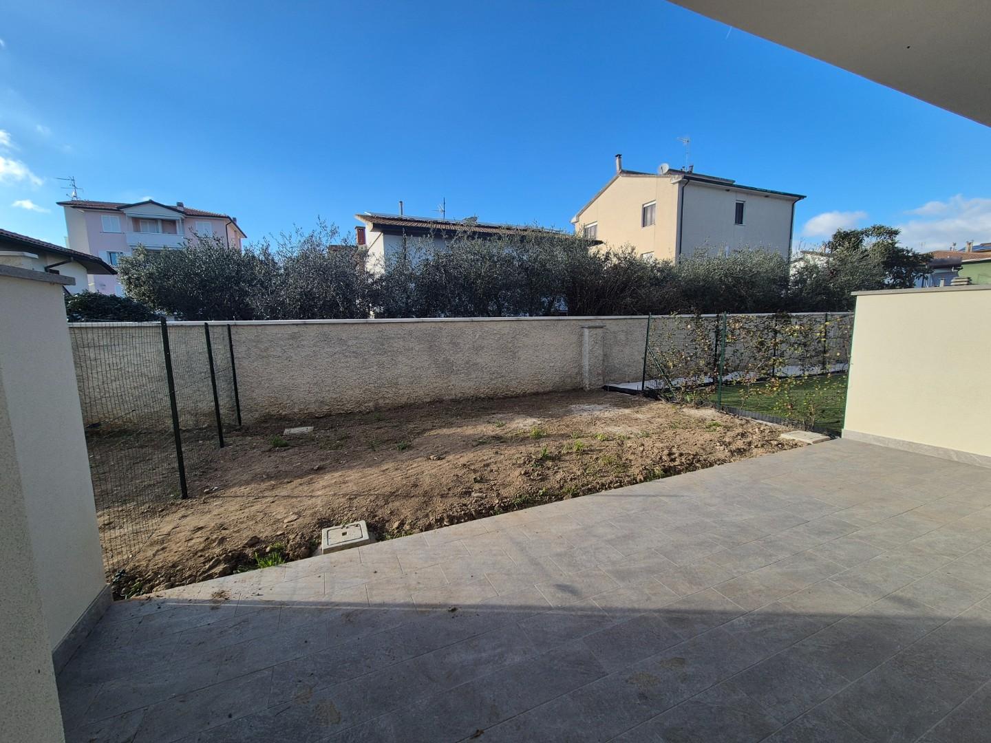 Trilocale con giardino a Campiglia Marittima