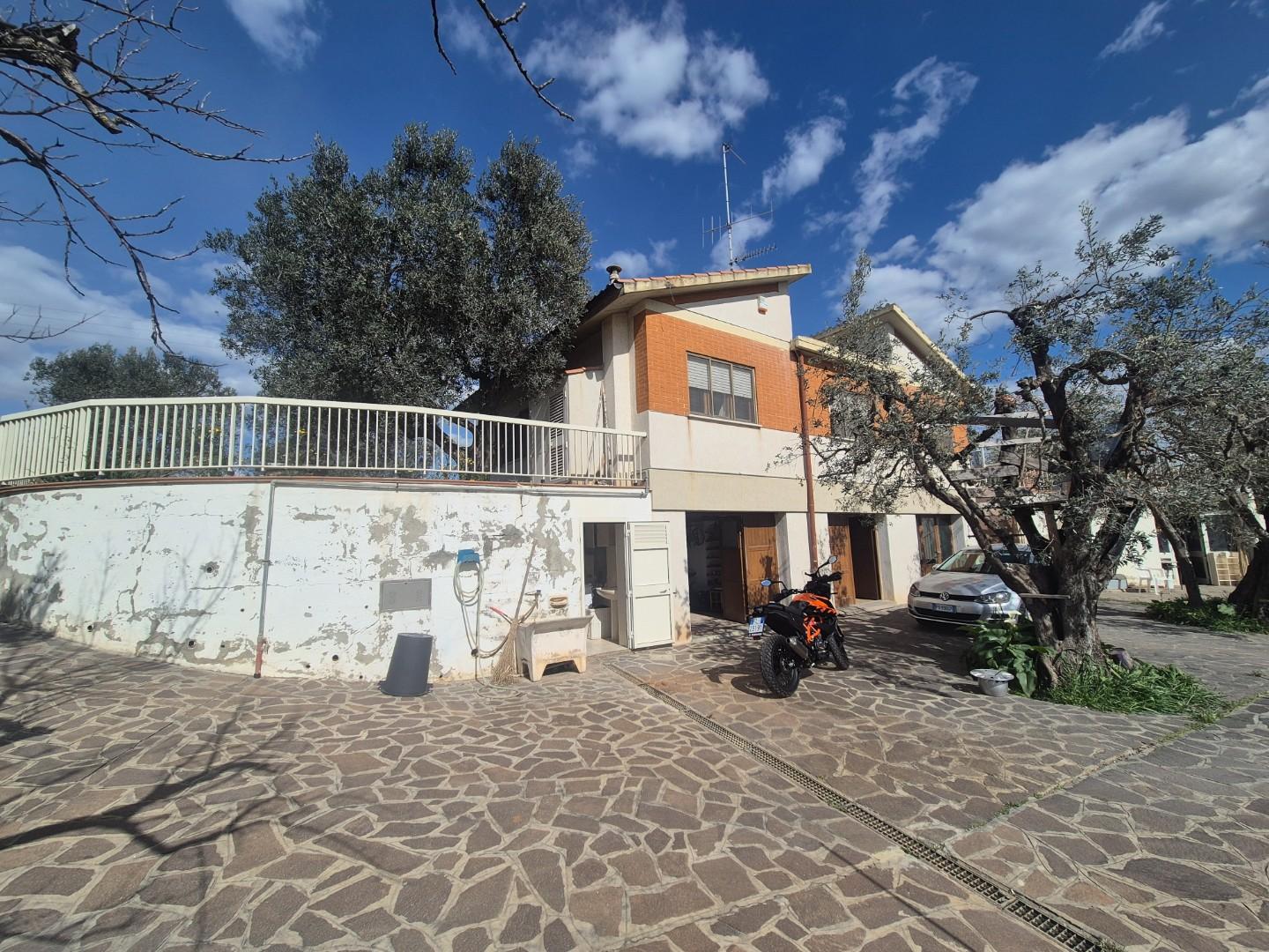 Casa indipendente con giardino, Campiglia Marittima venturina terme