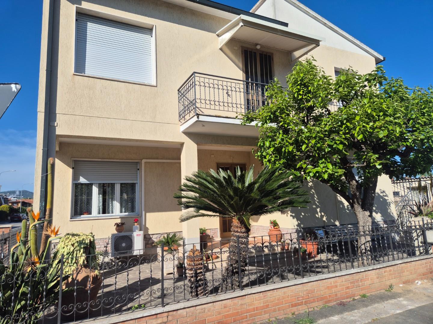 Villa Bifamiliare con giardino, Campiglia Marittima venturina terme