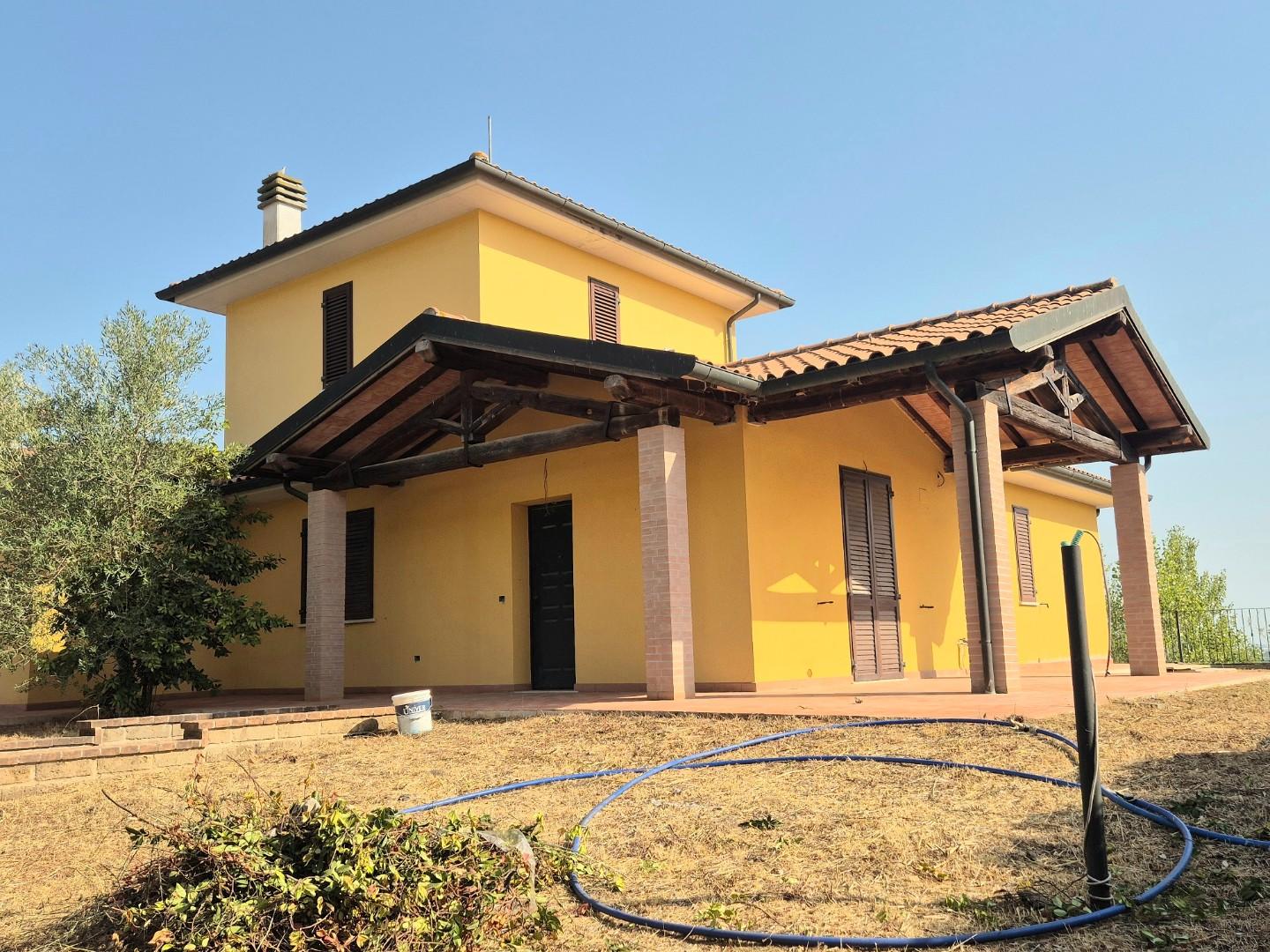 Villa con giardino a Suvereto