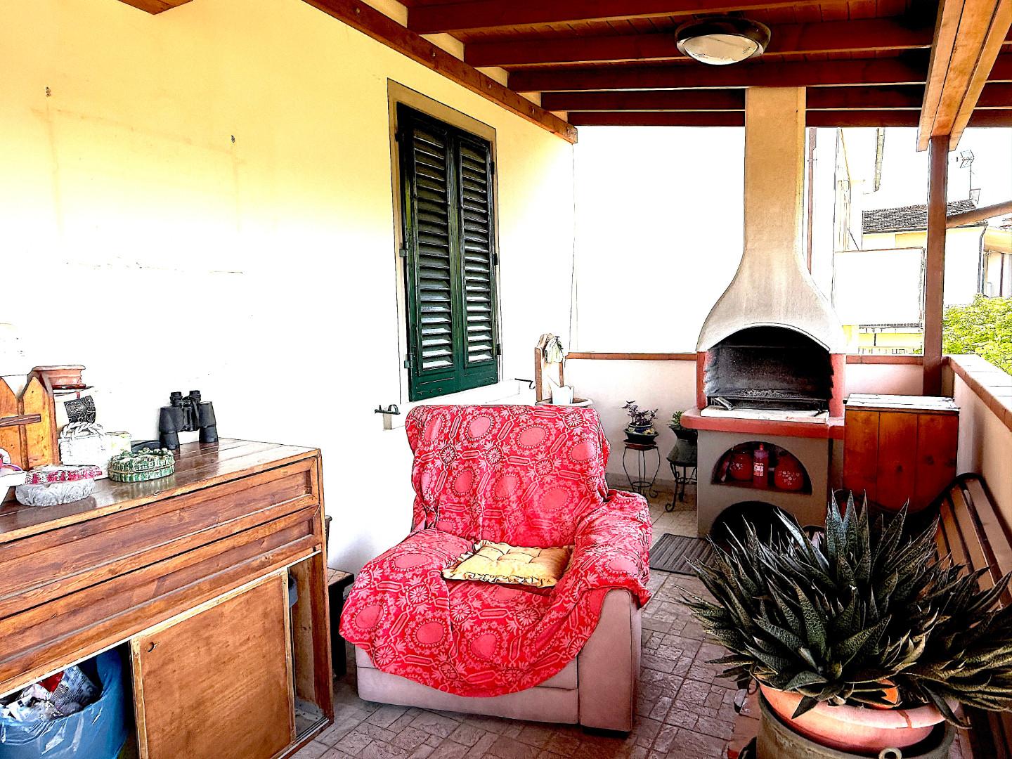 Appartamento con terrazzo, Capraia e Limite limite