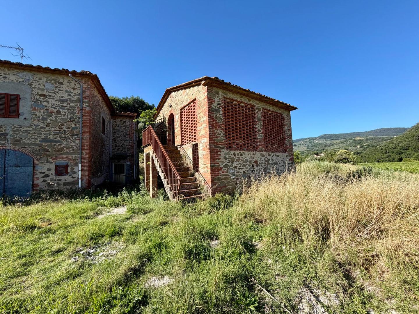 Rustico con giardino a Vinci