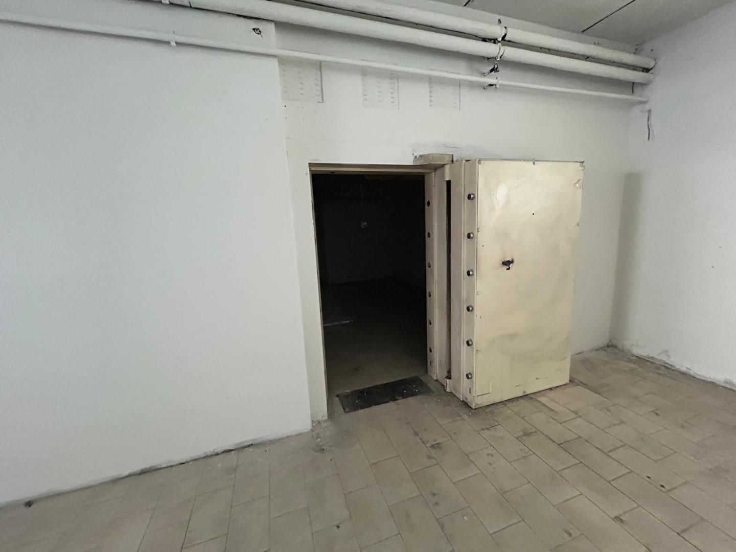 Laboratorio in affitto, Capraia e Limite limite