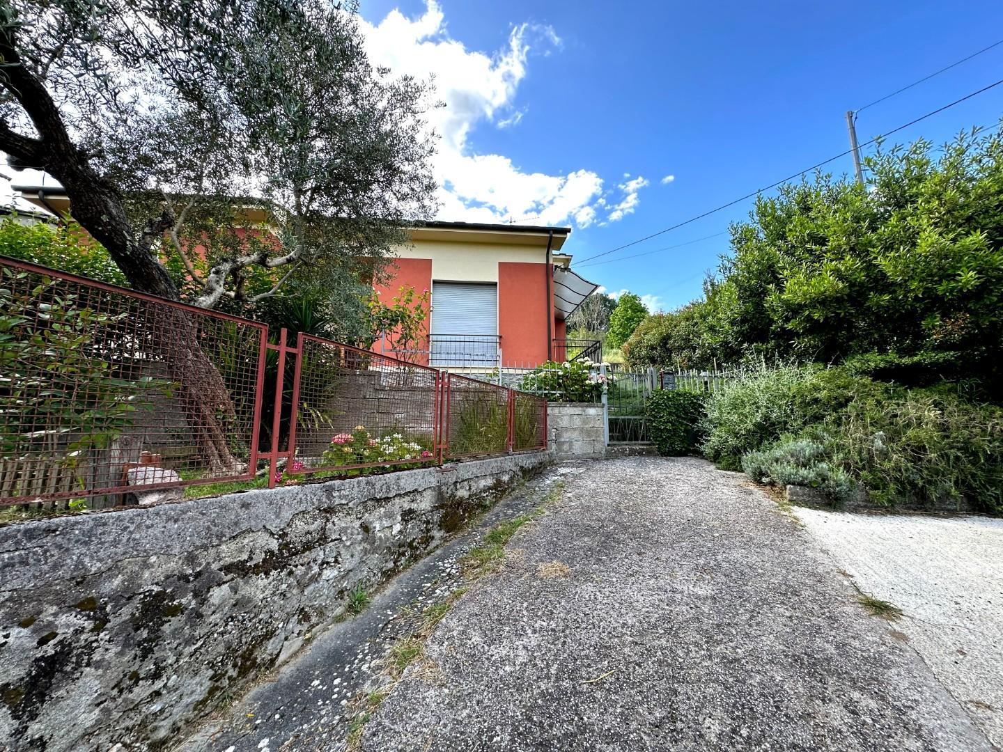 Casa indipendente con giardino, Lucca nozzano