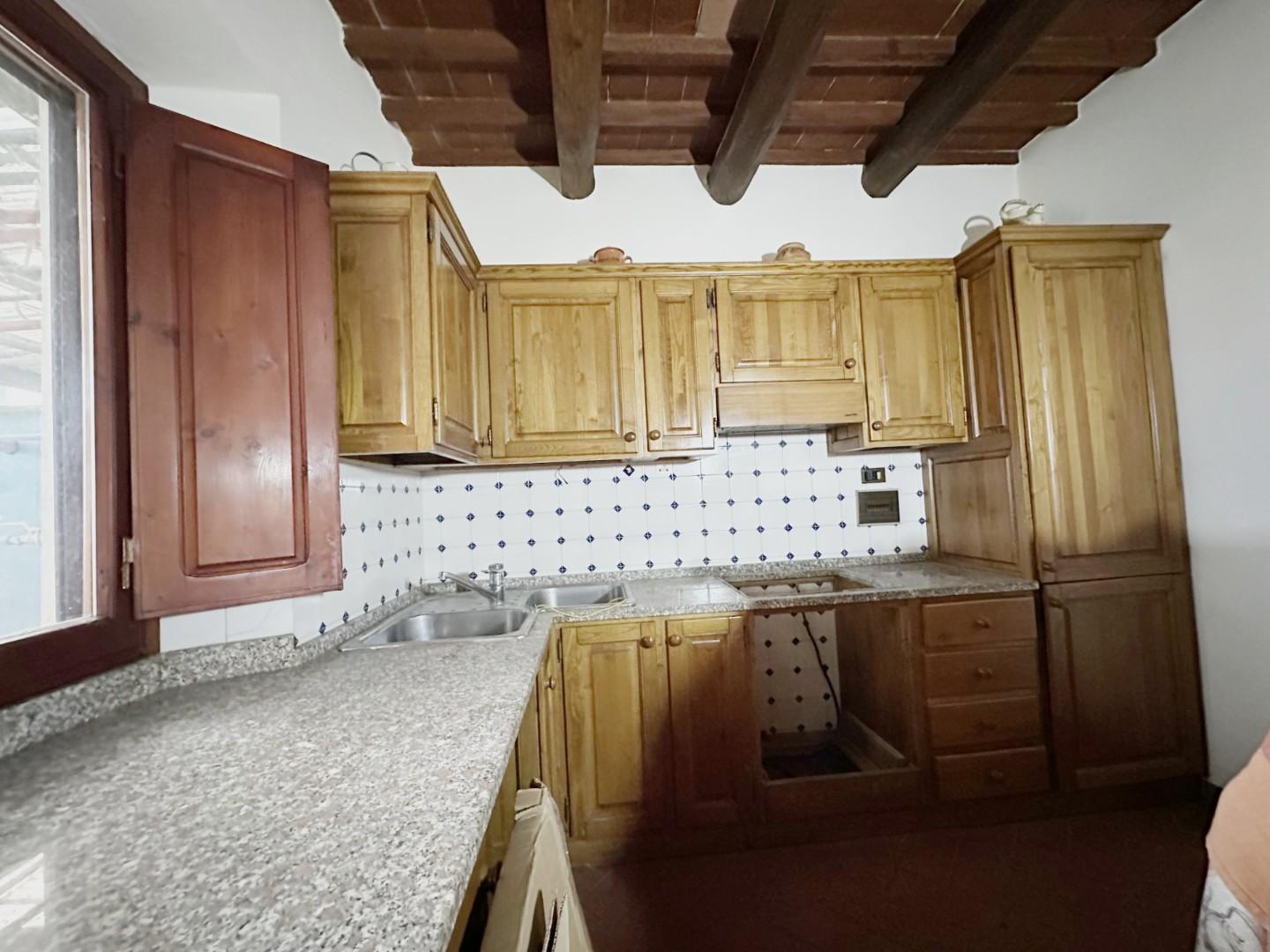 Casa indipendente con giardino a Pescia