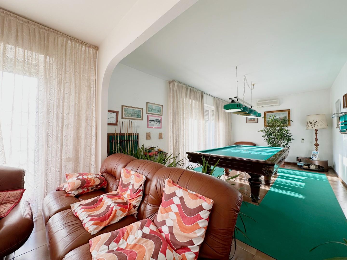 Casa indipendente con giardino a Pescia