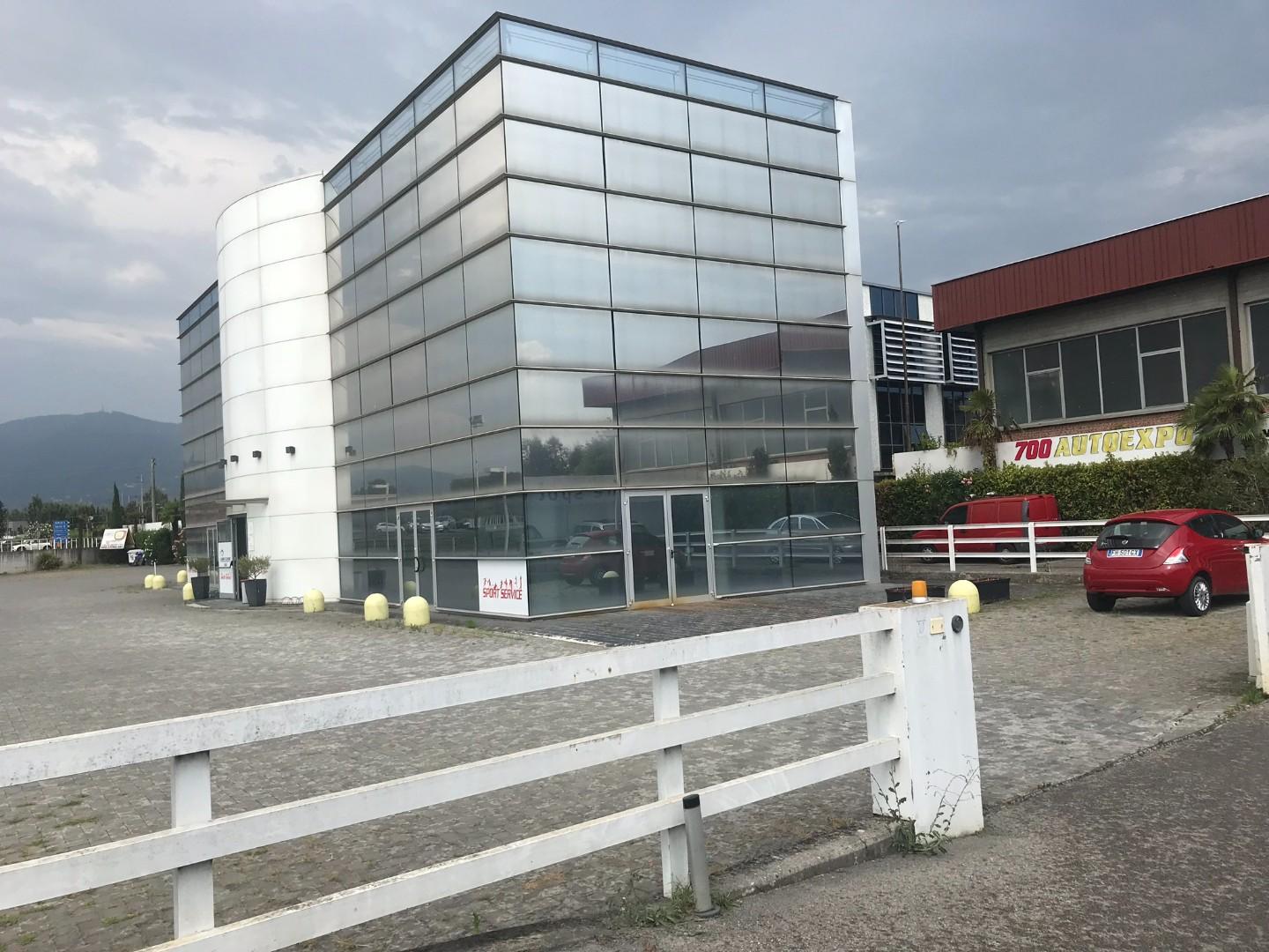 Locale commerciale in vendita, Capannori lammari