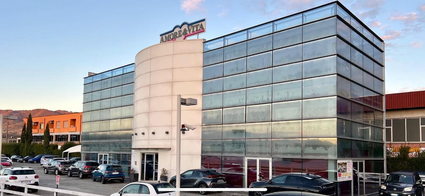 Locale commerciale in affitto, Capannori lammari