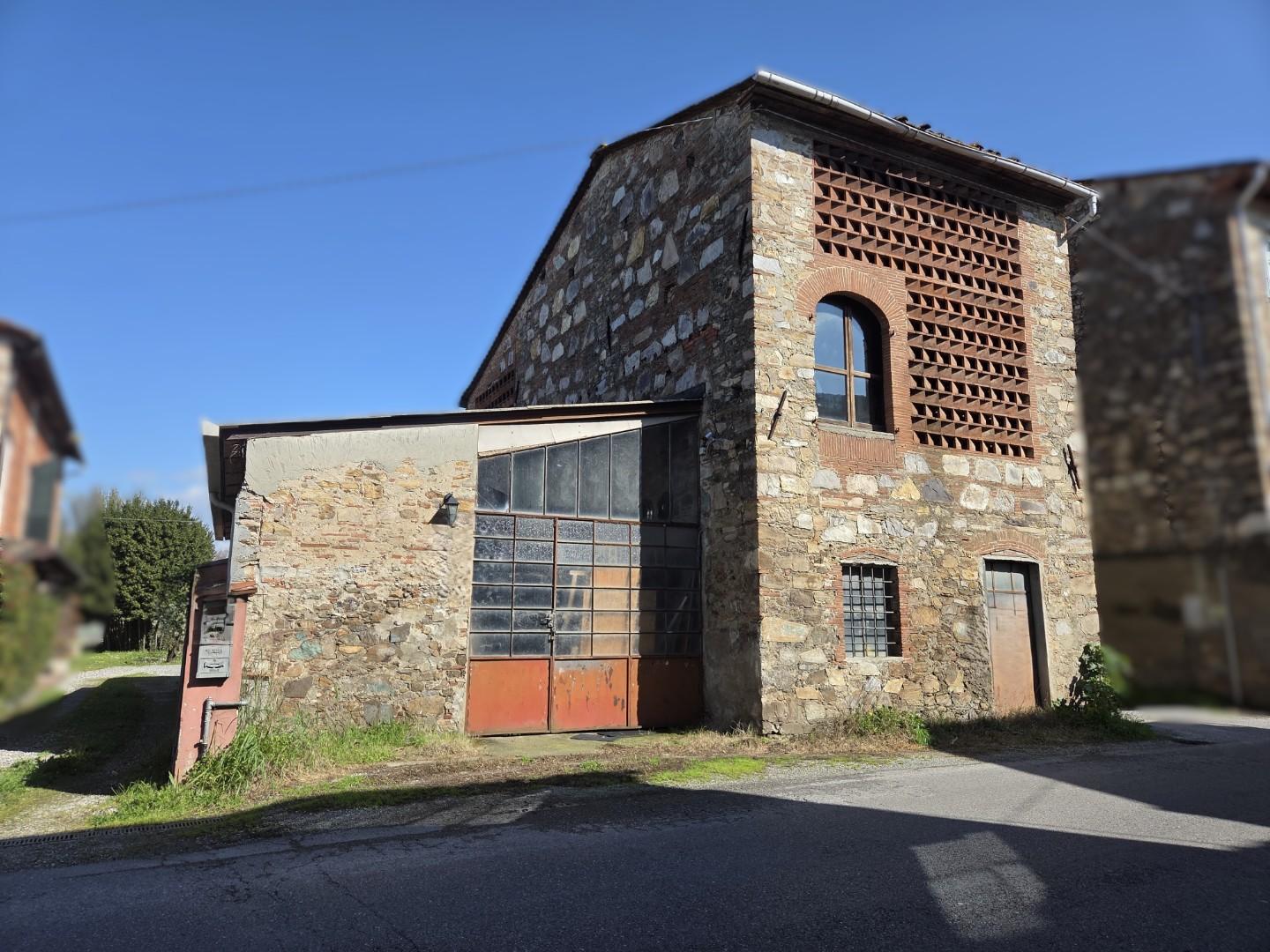 Rustico da ristrutturare a Capannori