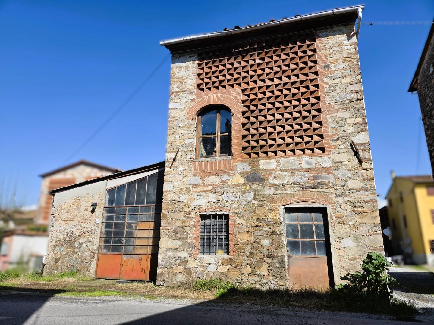 Rustico da ristrutturare a Capannori