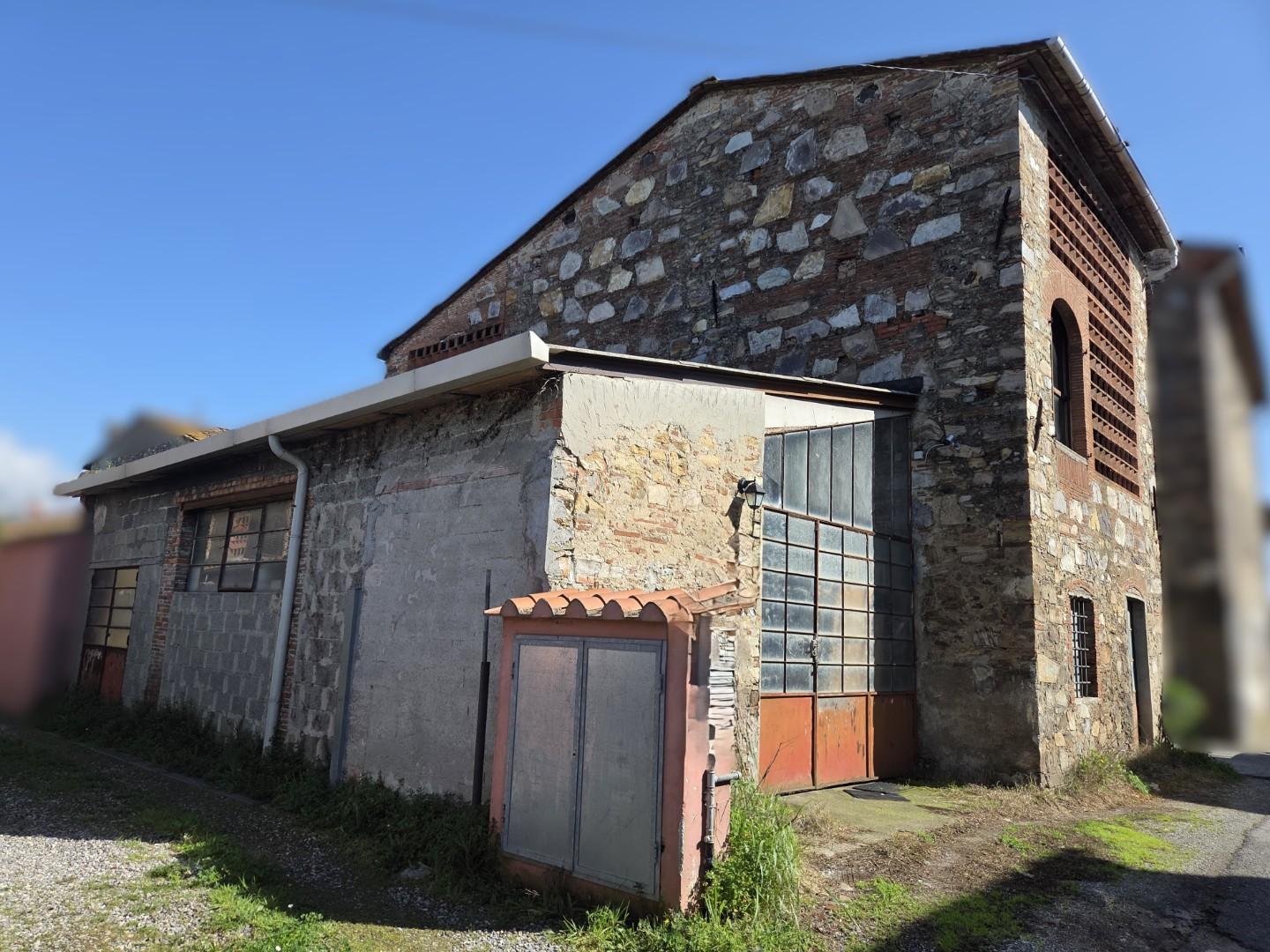 Rustico da ristrutturare a Capannori