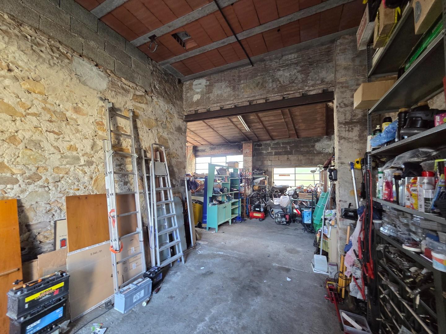 Rustico da ristrutturare a Capannori