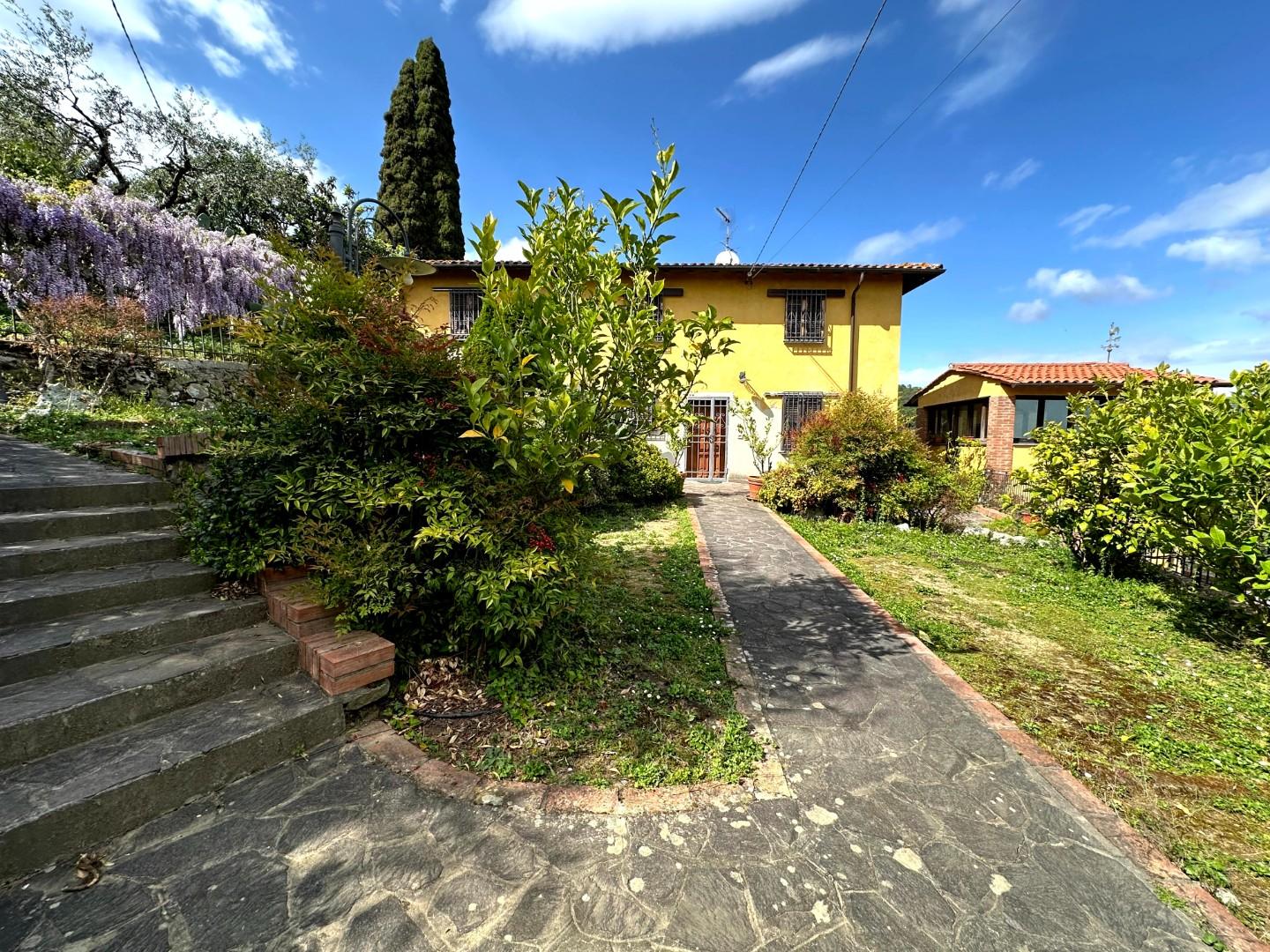 Rustico con giardino, Pescia monte a