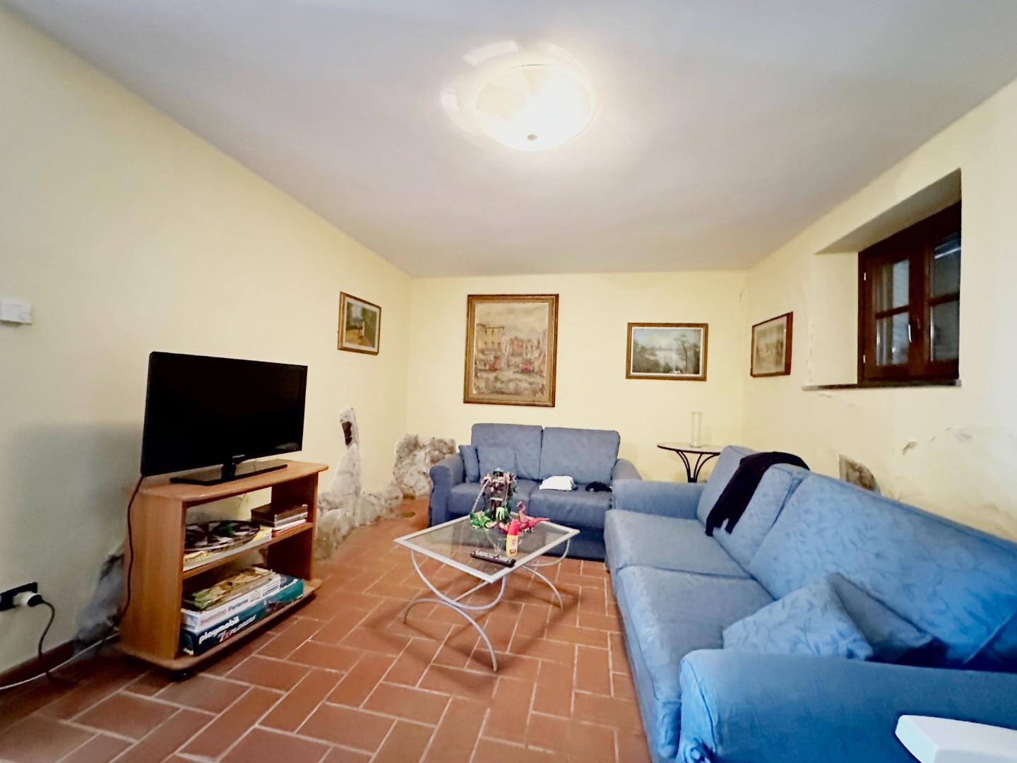 Rustico con giardino, Pescia monte a