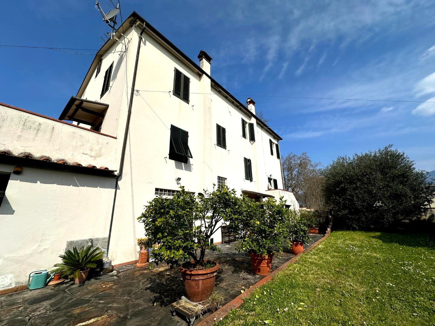 Casa indipendente con giardino, Capannori marlia