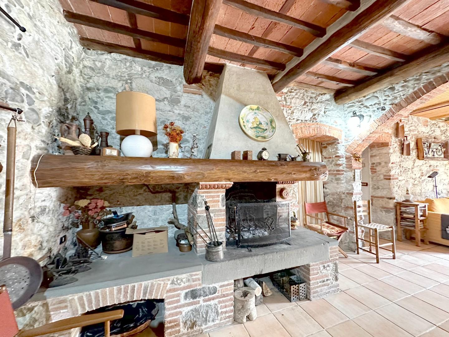 Casa indipendente con giardino, Capannori marlia