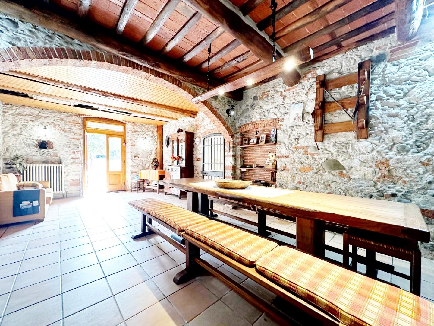 Casa indipendente con giardino, Capannori marlia