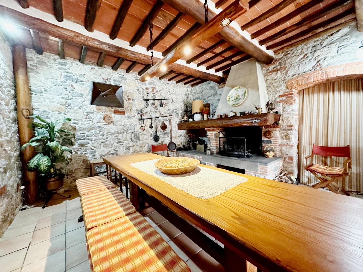 Casa indipendente con giardino, Capannori marlia